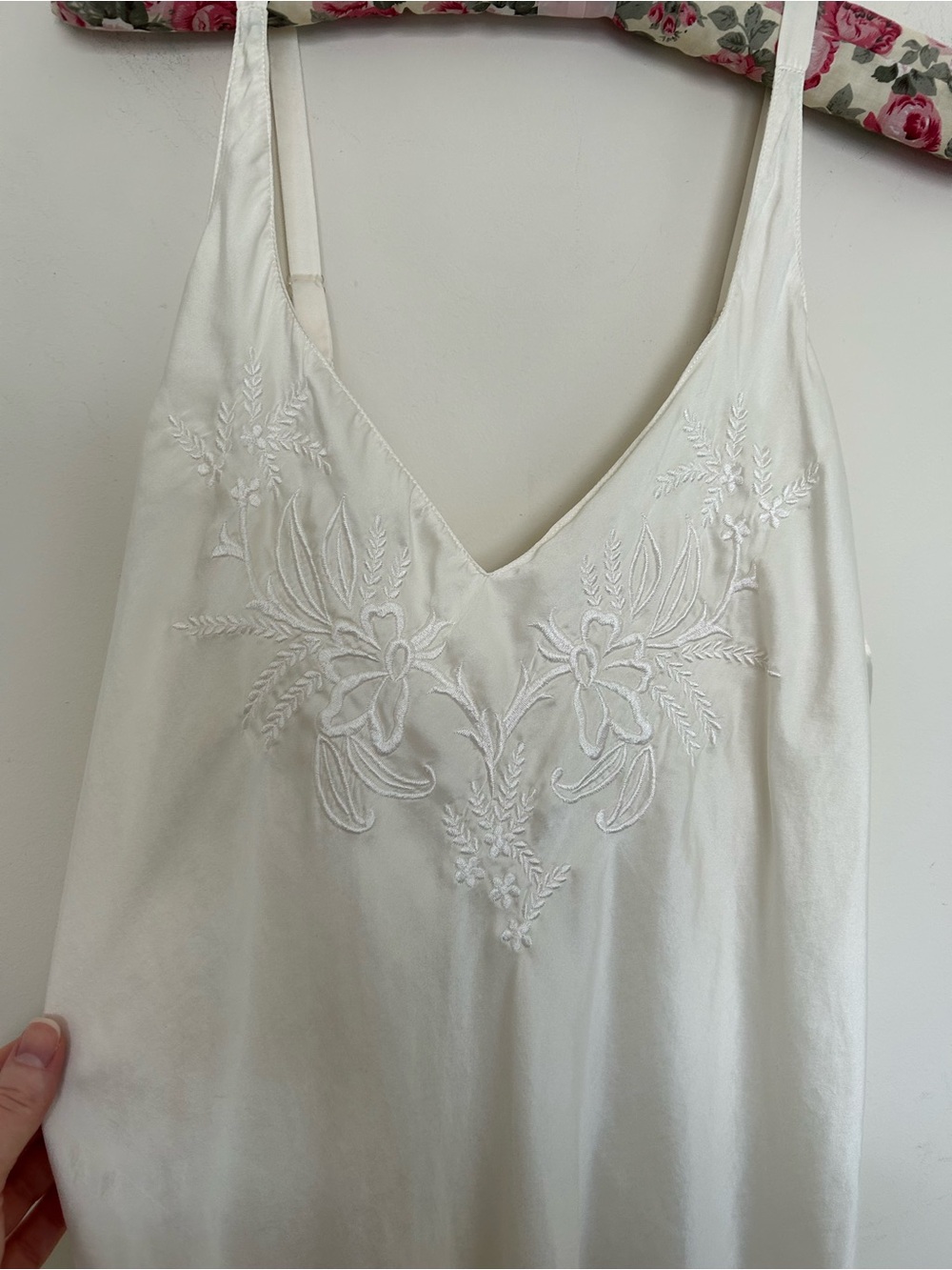 Victoria’s Secret Gold Label Silk Embroidered Nightie Slip Size Medium - Picture 2 of 6